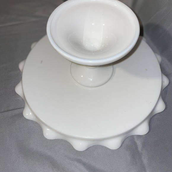 Milk glass cake stand plate pedestal vintage - Picture 3 of 5